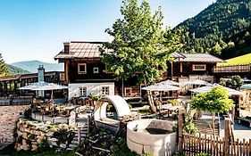 Peakini Farmhaus